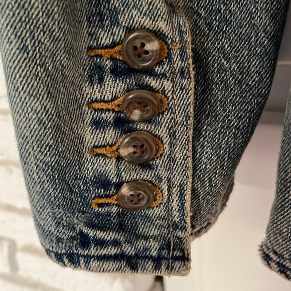 Ralph Lauren. Blue Label.  Denim blazer with horn buttons. Size 10. - Picture 6 of 8